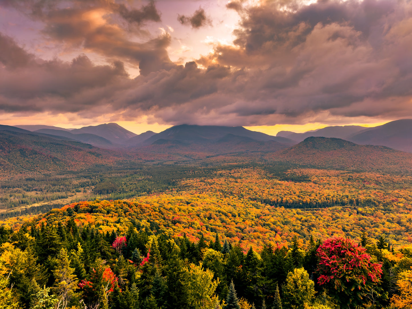 Golden Hour Charm from Mt. Van Hoevenberg