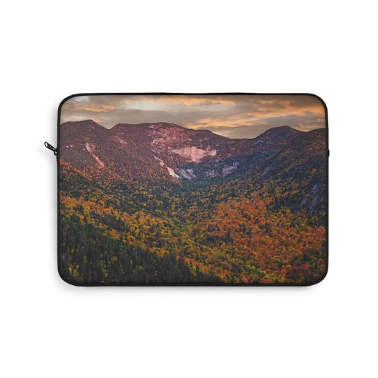 Laptop Sleeve - Gothics Mountain